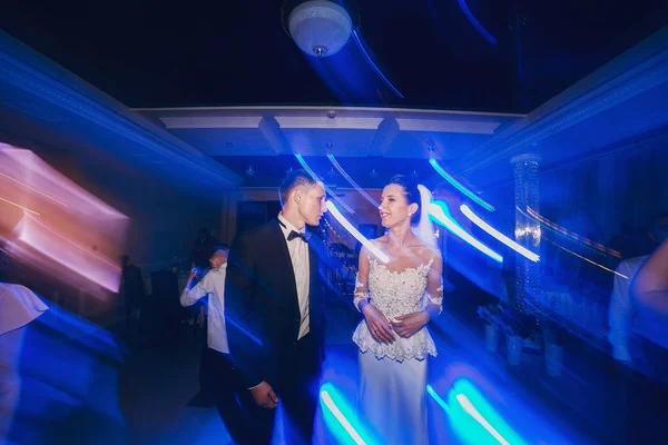 Primer baile de boda — Foto de Stock