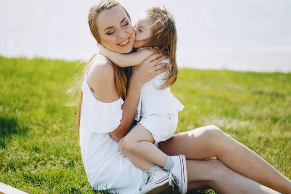 Madre con figlia — Foto Stock