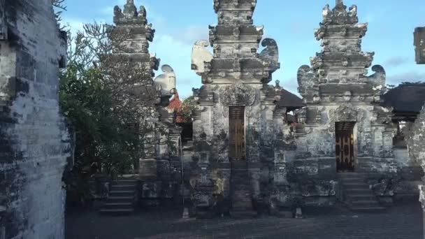 Temple in bali indonesia — Stock Video
