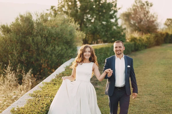 Grooms in nature — Stock Photo, Image