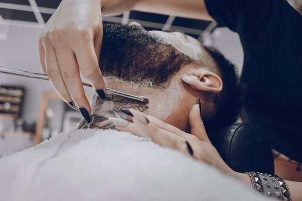 Guy in the barbercos — Stock Photo, Image