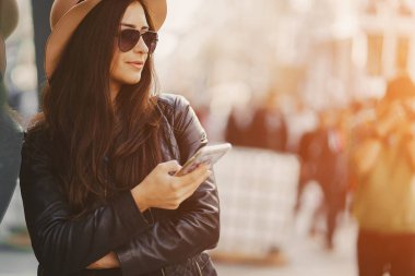 istanbul'da telefon ile kız