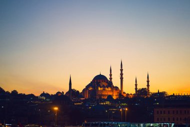 Istanbul'da mavi maske