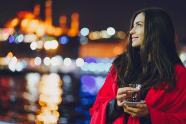 Istanbul'da çay içme kız