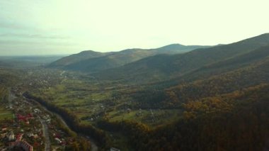 sonbaharda yeşil mountians