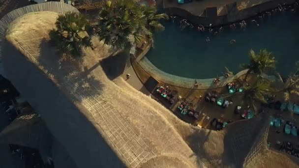 Sorvolare un beach club a bali — Video Stock