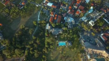 üstgeçidin Bali beach club