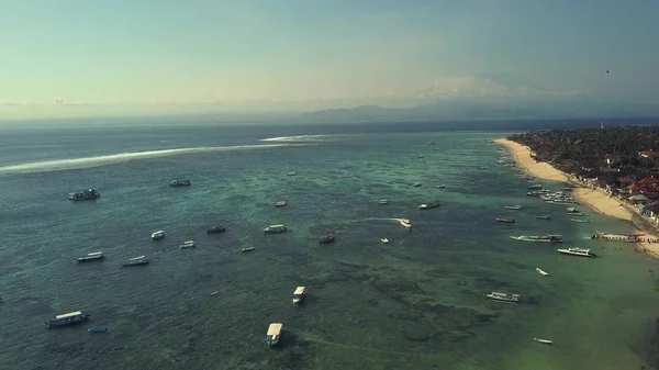 Belo oceano azul na indonésia bali — Fotografia de Stock