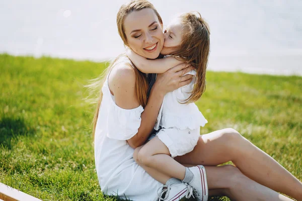 Madre con figlia — Foto Stock