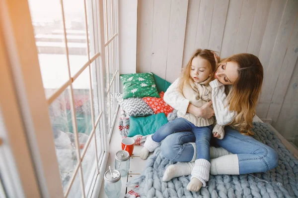 Mother hugging baby daughter — Stock Photo, Image