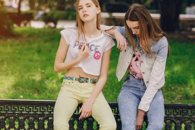 Sokakta genç modeli