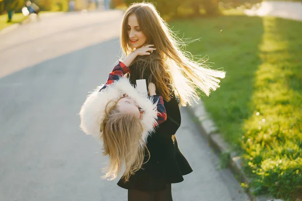 Madre con figlia — Foto Stock