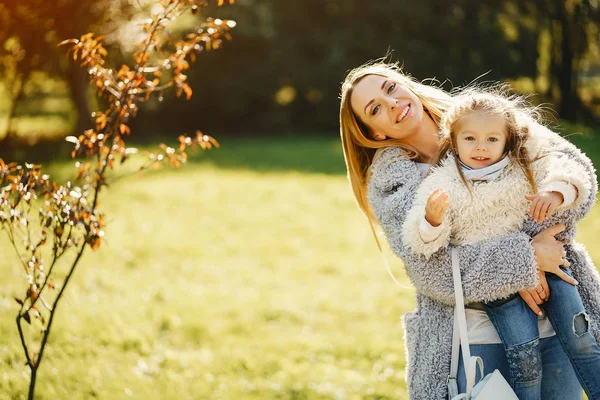 Young mother with toddler — Stock Photo, Image