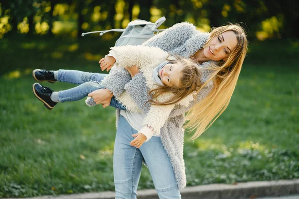 Young mother with toddler — Stock Photo, Image