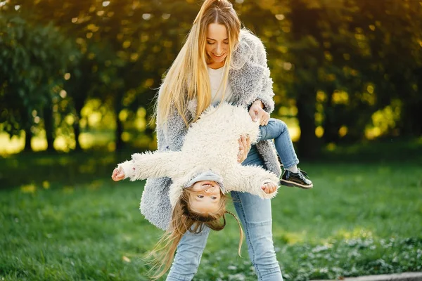 Young mother with toddler — Stock Photo, Image