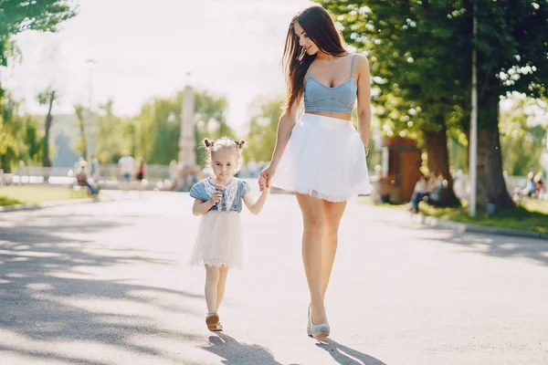 Madre con figlia — Foto Stock