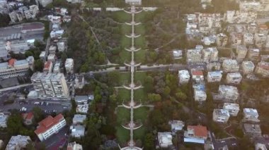 İsrail bir parkta yaz aylarında köprü