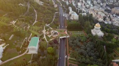 İsrail bir parkta yaz aylarında köprü