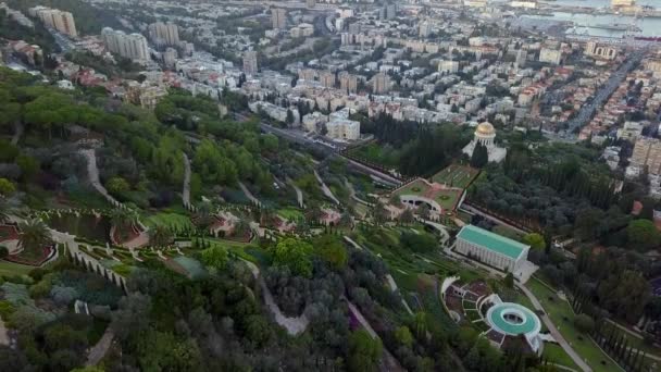 Überführung eines Parks in Israel im Sommer — Stockvideo