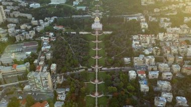 İsrail bir parkta yaz aylarında köprü