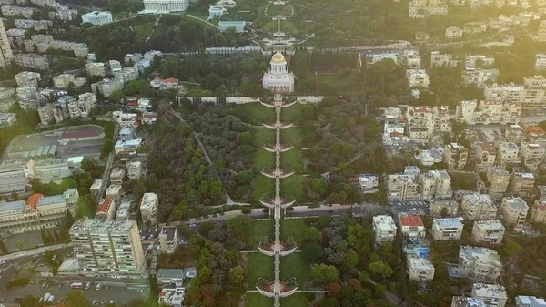 Überführung eines Parks in Israel im Sommer — Stockfoto