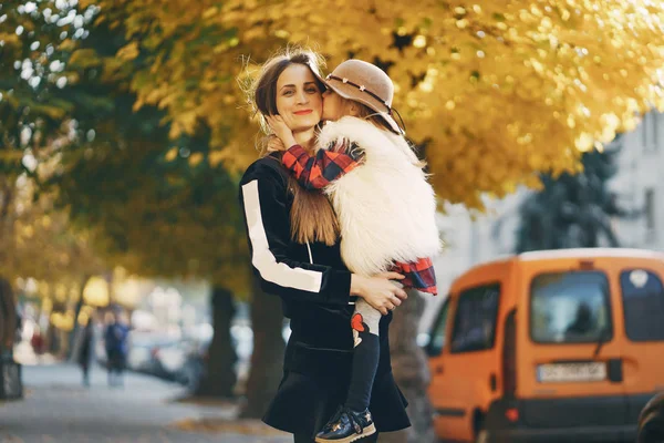 Mutter mit Tochter — Stockfoto