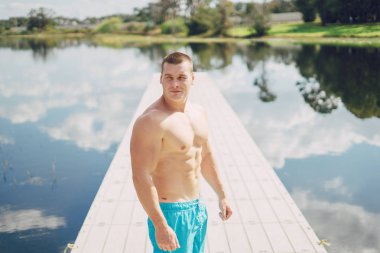 yakışıklı delikanlı