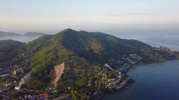 Flyover of an island in Thailand — Stock Video