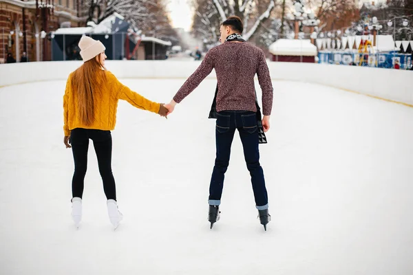 Cute couple in a ice arena — Stock Photo, Image