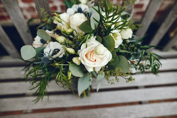 Elegante buquê de casamento — Fotografia de Stock