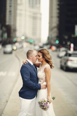 Zarif bir düğün çifti