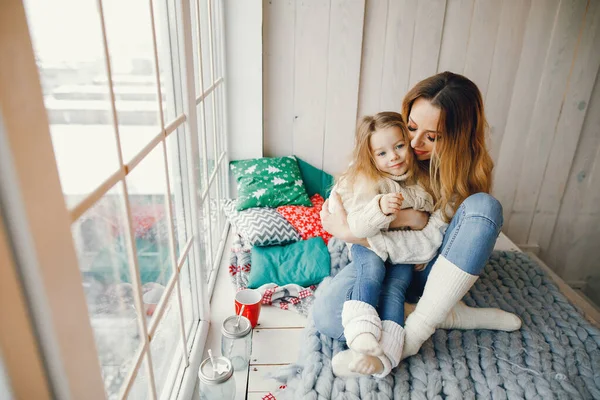 Mother hugging baby daughter — Stock Photo, Image