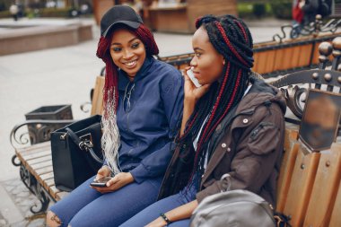 Bir şehirde siyah kız