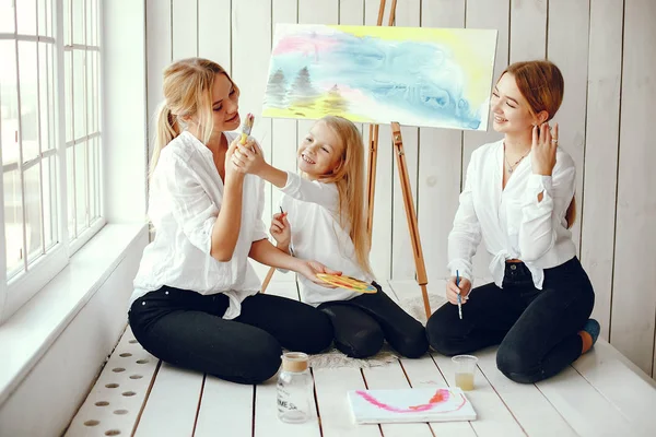 Gyönyörű anya és lánya rajz — Stock Fotó