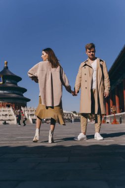 Güzel bir çift, balaylarında Çin 'i keşfetmeye bayılıyorlar.