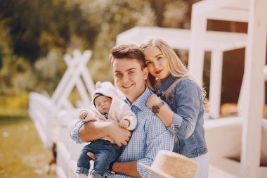 yeni doğmuş bir aile
