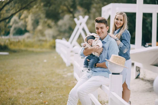 Family with newborns — Stock Photo, Image