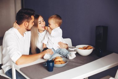 aile içinde bir mutfak