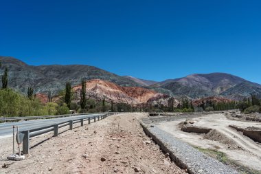 Purmamarca içinde Cerro de siete colores (yedi renk Tepesi)