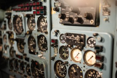 Kokpitteki kontrol cihazları