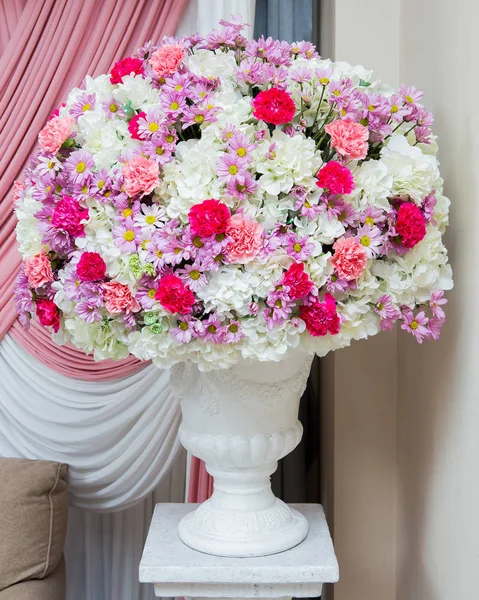 Schöne Blumen Hintergrund für Hochzeitsszene — Stockfoto