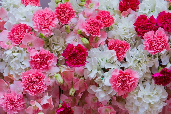 Mooie bloemen achtergrond voor bruiloft scene — Stockfoto