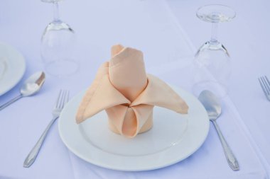 Düğün ya da olay parti için ayarlanan tablo. Zarif ve lüks decorat