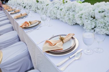 Düğün ya da olay parti için ayarlanan tablo. Zarif ve lüks decorat