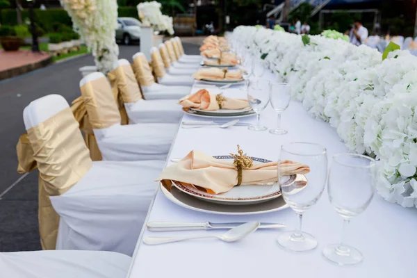 muhteşem düğün sandalye ve masa outd iyi yemek için ayarlama