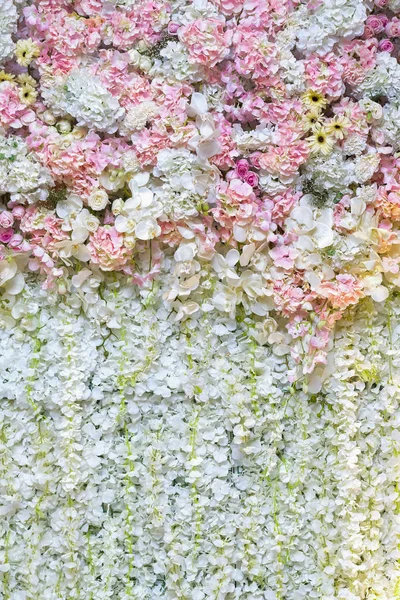 Mooie bloemen achtergrond voor ceremonie bruiloft scène — Stockfoto