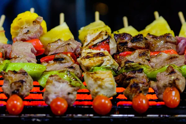 Gece barbekü ızgara