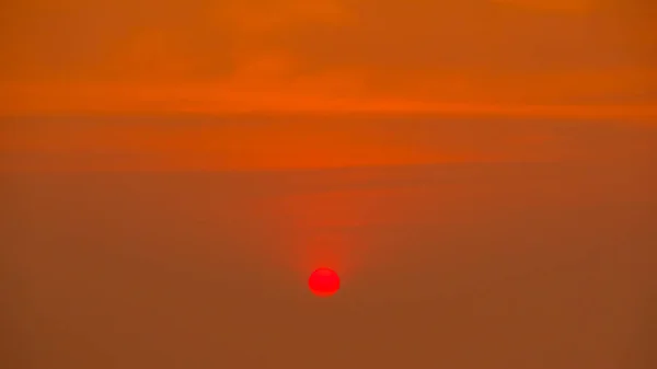 Festői kilátással a gyönyörű naplemente fenti — Stock Fotó