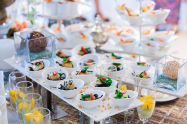 Tarak siyah spagetti hatta beyaz Kupası'nda kokteyl