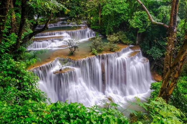 Huai Mae Kamin vízesés Kanchanaburi, Thaiföld — Stock Fotó